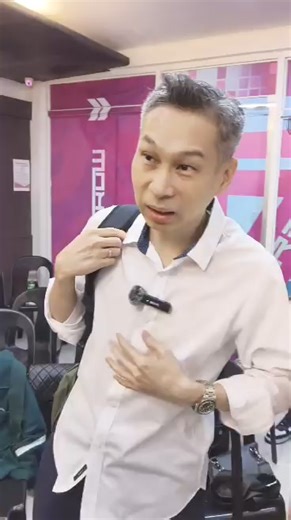 LOOK! #FRONTROW 's legendary mentor Sir Kerwin Yu arrives in our U-Belt branch for his "Vision Alchemy" training today! Video by Ace N. Carrera | Frontrow Philippines