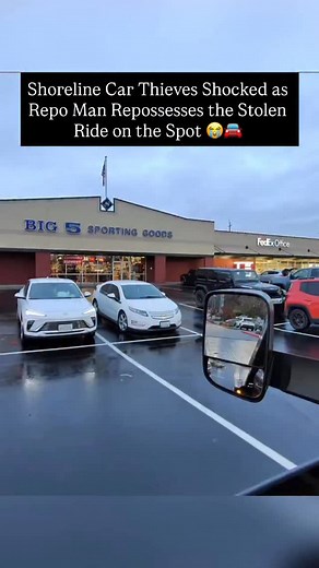 Shoreline Car Thieves Shocked as Repo Man @the_street_shark_ Repossesses the Stolen Ride on the Spot. Wa what do you think about this? #SEATTLESUBMISSIONS 😭🚘 Follow @seattlesubmissions1 & @seasubmusic Is your video news worthy? DM to submit • 📲 Video credit @the_street_shark ⚠️ Posted For News & Information Purposes *This page does not intend to promote - dangerous organizations, violence, harassment, bullying or hate speech #… #seattlenews #seattle | Seattle Submissions