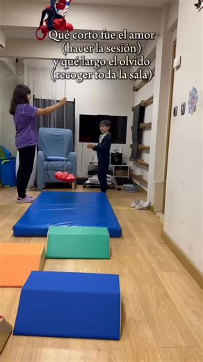 Sesión sensorial para el usuario, sesión de resistencia para la terapeuta: recoger 粒 #IntegraciónSensorial #SalaSensorial #Rehabilitación #RehabilitaciónNeurologica #terapiaocupacional #logopedia #fisioterapia #neuropsicologia #psicologia #adultos #infantil #salud #juegosensorial | Clínica Rehasalud | Facebook