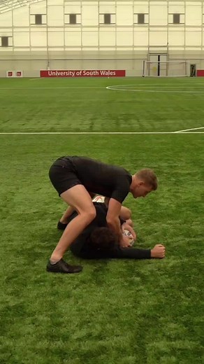 How to Clean out a Jackler with @samwarbs And it's not a Croc Roll. Save this and add it to your game 👊 #Rugby #therugbytrainer #RugbyUnion #Rugbyskills