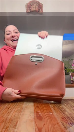 Essential Computer Bags for Home Organization