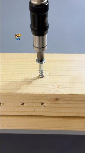 Remove a Stuck Screw in 10 Seconds #lifehack #diy #tools #woodworking #hack