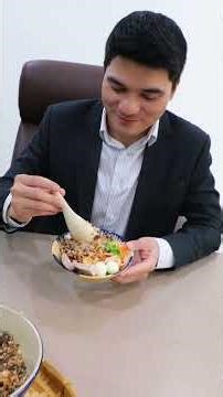 #Mookbang | CEO Bảo Hoàng reacts to Mook’s homemade Hanoi Hot Savory Rice Cake #shorts