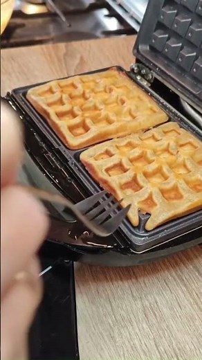 3-Ingredient Banana Waffles in Minutes!