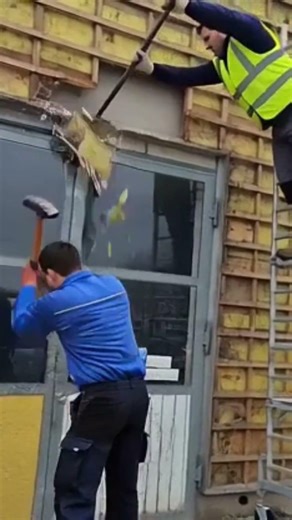 Wir starten mit Renovierungsarbeiten an der kfz werkstatt