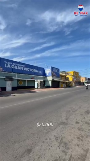𝐃𝐨𝐮𝐠𝐥𝐚𝐬 𝐆𝐨𝐧𝐳𝐚́𝐥𝐞𝐳 | RE/MAX Millenium 🔑 on Instagram: "🛑 *CASA COMERCIAL EN URB. LA VICTORIA* 📍Corredor Vial La Victoria CONSTA DE: PLANTA BAJA (Independiente) ▪️3 habitaciones ▪️2 Baños ▪️2 Puestos de Estacionamiento PLANTA ALTA: (Independiente) ▪️3 habitaciones + Estudio ▪️3 Baños ▪️1 Puesto de estacionamiento techado *INVERSIÓN: 50.000$* Tanque Subterráneo y Tanques Aéreos de Agua Douglas González 📱04246233875 RE/MAX MILLENIUM"