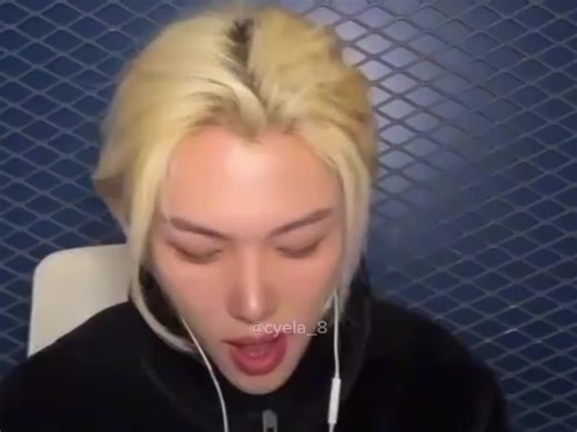 não e ship;-; EU ACHEI A MESMA VIBE OS DOIS KAKKAKA #kpop #felix #fyp #rose #fanatismo