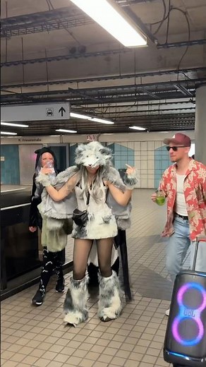 Was für ein Tier stellt sie dar? 😍🌴 #sommersong2026 #reaction #paradies #cellarkid Vocals: AI