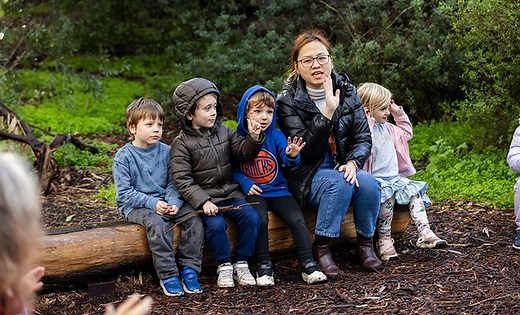 Financial support to study and work in early childhood