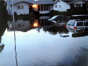 Mayor asks how fast Edmonton should move on flood protection