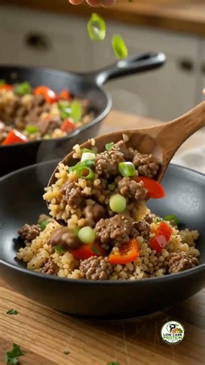 Smoky Beef & Cauliflower Rice Skillet #healthyrecipe #easydinner #groundbeefrecipe #cauliflowerrice