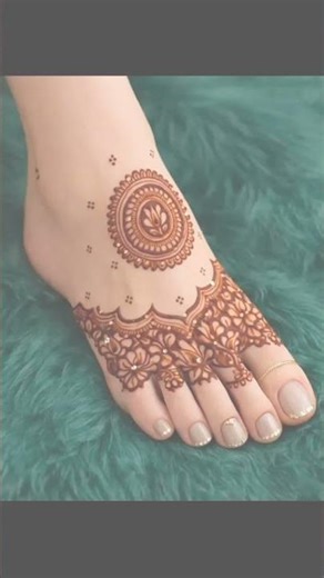 easy leg mehndi design #mehndidesign #paironkimehndi #leg #trendingvideo #suscribe #youtubeshorts 🌿💚