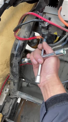 九号电动车怎么自己动手更换华晶DC转换器，祥哥手把手教你！