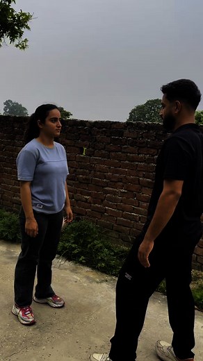 31M views · 127K reactions | When someone grab your collar [self-defense technique against coller grab] #selfdefense #kravmaga #kickboxing #kick #boxing #judo #karate #mma #ufc | Selfdefensewithbs | Facebook