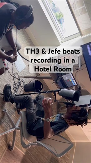 TH3 & Jefe Beats recording music in a hotel room! | #th3 #studiosession #jefebeats #recordingstudio