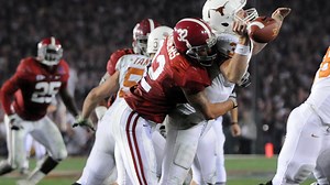 Former Alabama football linebacker fights Johnny Lawrence on 'Cobra Kai'