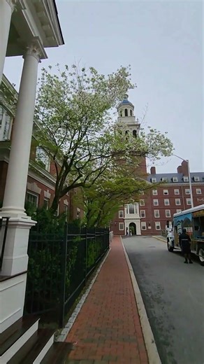❤️POV: Walking Towards Harvard’s Lowell House & Its Stunning Dome (Spring 2025)❤️ #harvarduniversity