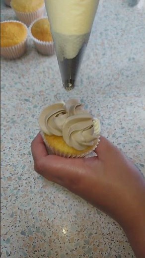 Cupcake Piping Technique Tutorial| Buttercream| Decorating techniques and Ideas| Flowers| Rose|