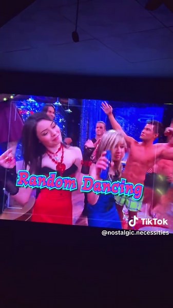 Random dancing!!🕺 💃🪩🎉🥳🎊#icarly #randomdancing #nostalgia