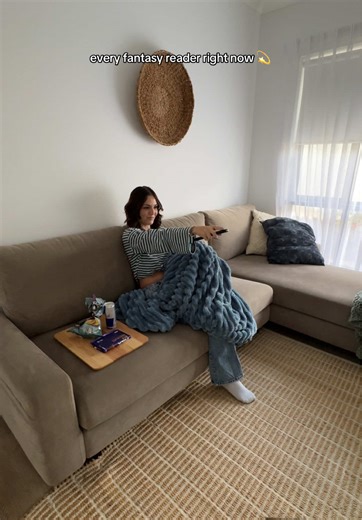 See you in 10 minutes miss maas 🤭 #kselliott #booktokfyp #booktok #acotar #callherdaddy