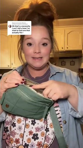 This phone-fitting keyring wallet is a must-have! #wallet