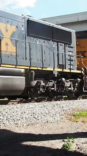 #train #railroad #railway #jwrailfan #csx #csxpower #csxfan #csxfreight #engineroom #csxfreighttrain