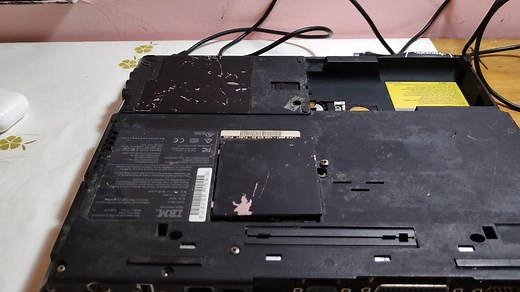 2004年的笔记本电脑还能开机？测评，拆解一台04年的IBM电脑