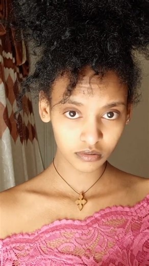 Stylish Pink Lace Top & Cross Pendant Necklace Look