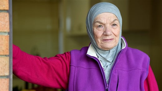 Calls for more interpreters in Australian medical industry to help those falling behind