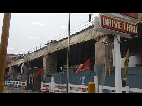 Live Morning Snow in Broadway Brooklyn: B46 MTA Bus J M & Z Subway Trains 1/17/26