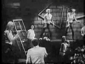 The Hombres - Hey, Little Girl