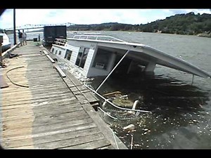 Rapid sinking of house boat