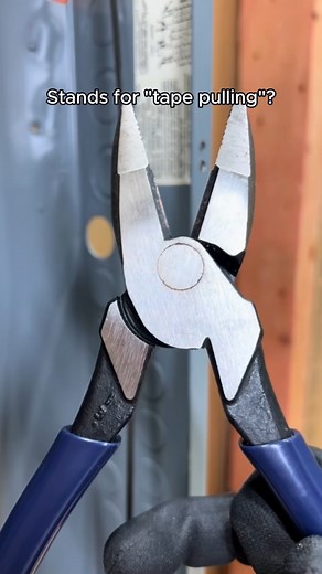 2.7M views · 17K reactions | Recently, we learned some of you didn’t know about the pulling feature on our Lineman’s. How many already knew about this?  https://bit.ly/3yFM4pl | Klein Tools | Facebook