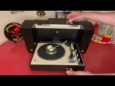 1970s General Electric Wildcat Record Player - Model V936g
