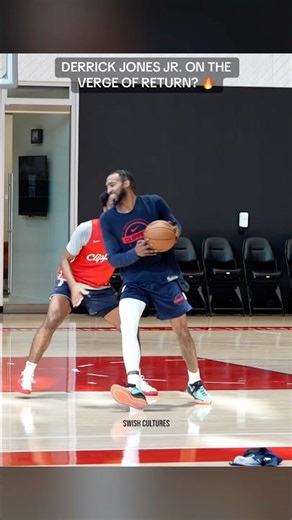 Derrick Jones Jr. was able to take parts of most of practice today 🔥
