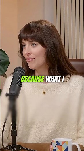 Dakota Johnson is the queen of handling silence #dakotajohnson #shorts