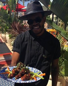Mama's the place to lunch when you want a little fun with a side of wings!!!! 😘😜🙌🏽 Rooftop lunch with us Wed - Sun 11am - 3:30pm!!!!! | Mama Shelter Los Angeles
