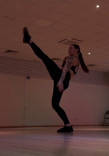 top 5 of 2025… BODY COMBAT edition🔥 My top 5 BODY COMBAT tracks from this year… think there was a clear favourite release for sure👀 🥇 RAVE IS LIFE (102) 🥈 2003 (104) 🥉 OUTSIDE OF LOVE (101) 4️⃣ BODY MOVE (102) 5️⃣ LASERBEAM (102) Did any of these make your top 5? Rave is Life has changed my brain chemistry forever ngl🤪 Let me know below what your favourite tracks of 2025 were, whether is was to teach or as a participant🙌🏼 Can’t wait for 2026 now and coming in with a BANG with BODY COMBAT