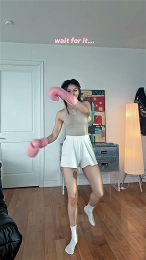 Cute pink boxing gloves!💗 #fightwear #boxinggear #grwmoutfit #gym #muaythai #kickboxing #boxing