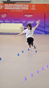 inline freestyle world champion Singapore 2025🇸🇬 Slalom Battle Senior women @tzyu.tzyu #worldskate #inlineskating #slalomskate #freestyleslalom #freestyle | 周苑成