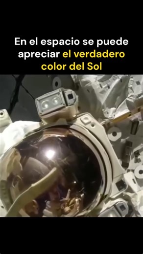 ☀️❓ ¿De qué color es realmente el Sol? Aunque desde la Tierra solemos verlo amarillo, anaranjado o incluso rojizo, la realidad es mucho más interesante. 🌈 El Sol es blanco. Su luz está compuesta por todos los colores del espectro visible combinados, y esa mezcla produce un blanco intenso y brillante, tal como lo describen los instrumentos científicos. 🌍 Entonces, ¿por qué no lo vemos blanco desde aquí? La respuesta está en nuestra atmósfera: al atravesarla, la luz azul y violeta se dispersa co