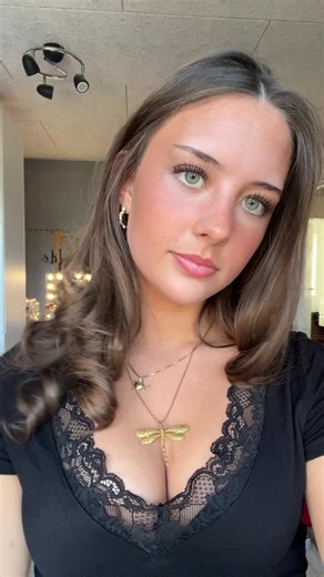 Catchy Danish Phrase with Emojis