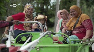 Filipino Muslims vote on autonomy