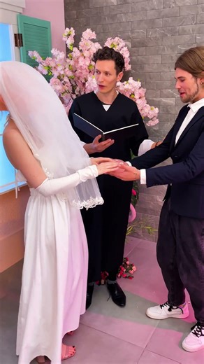 Scaring the Groom: Hilarious Wedding Prank! 😂👰‍♀️ #shorts