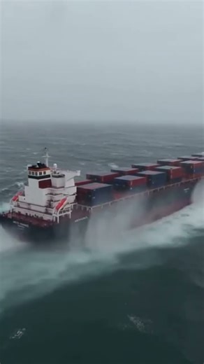 2026-01-10 💥 Lost Ship Chronicles #Warships#NavalMight#MaritimeWarfare#OpenSea#SeaFury#StormyWat