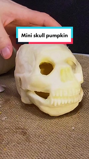 3D Mini Pumpkin Skull Carving - Spooky Halloween Food Art