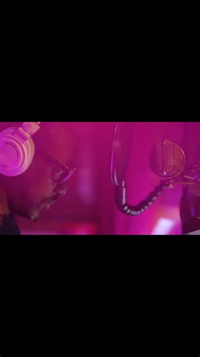 1.2K views · 78 reactions | Snapshot vidéo FFF nº5b extrait du documentaire réalisé par @josephineflasseur et @clement_erhardy au studio I.C.P (Bruxelles) pendant l’enregistrement de I & U scream. Chaque mardi, jeudi et samedi un nouveau FFF video Snapshot à découvrir ! @sebastien_farran @romcaillard #fffmusique #concert #music #band #funk #album #france #festival | FFF | Facebook