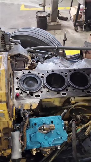 Maximize Your Engine Repair Eﬃciency with the Best Liner Puller 🔩󰞳 Ready to step up your game? This Universal Cylinder Liner Puller is the secret tool every diesel mechanic needs in their toolbox. In today's video, I'm showing you why this tool is a must-have for Mack, Cummins, and CAT engines. Don’t miss it! 💥 #DieselTools #enginerepair #mechanicmusthave #fabheavyparts #toolunboxing #mackdiesel #CumminsTools #fastfix #carrestoration #LinerPuller