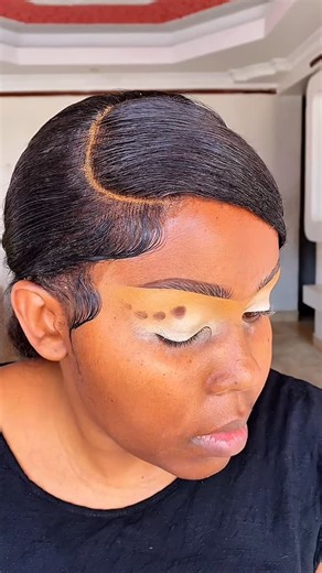 Rosina Sharon on Instagram: "An eyeshadow tutorial for you ❤️"