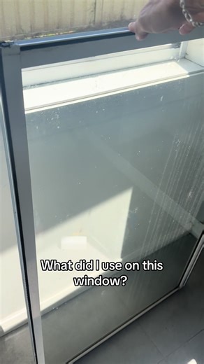 Windows are really hard to get before and afters on but this one the sun hit at the perfect angle! Clean Like A Pro Multi Purpose for the win on this one C2C15 for a sneaky discount #cleantok #windows #glasscleaner #cleanlikeapro #cleaning